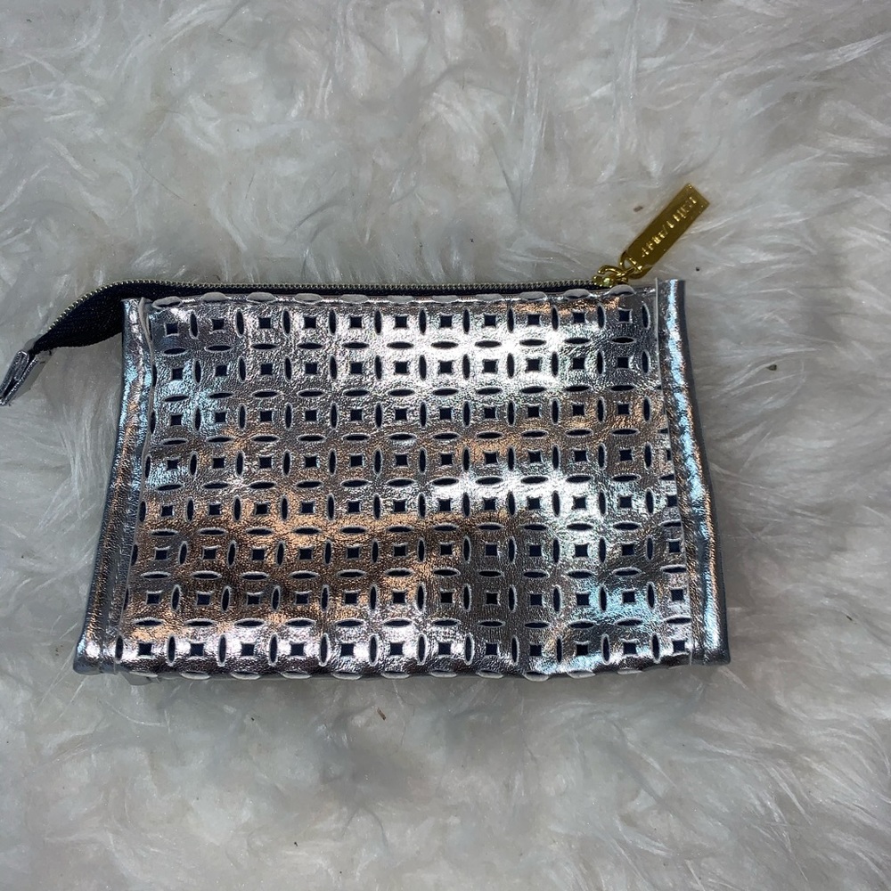 🌻NEW🌻 🌻OFFERS?🌻 Estée Lauder mini bag